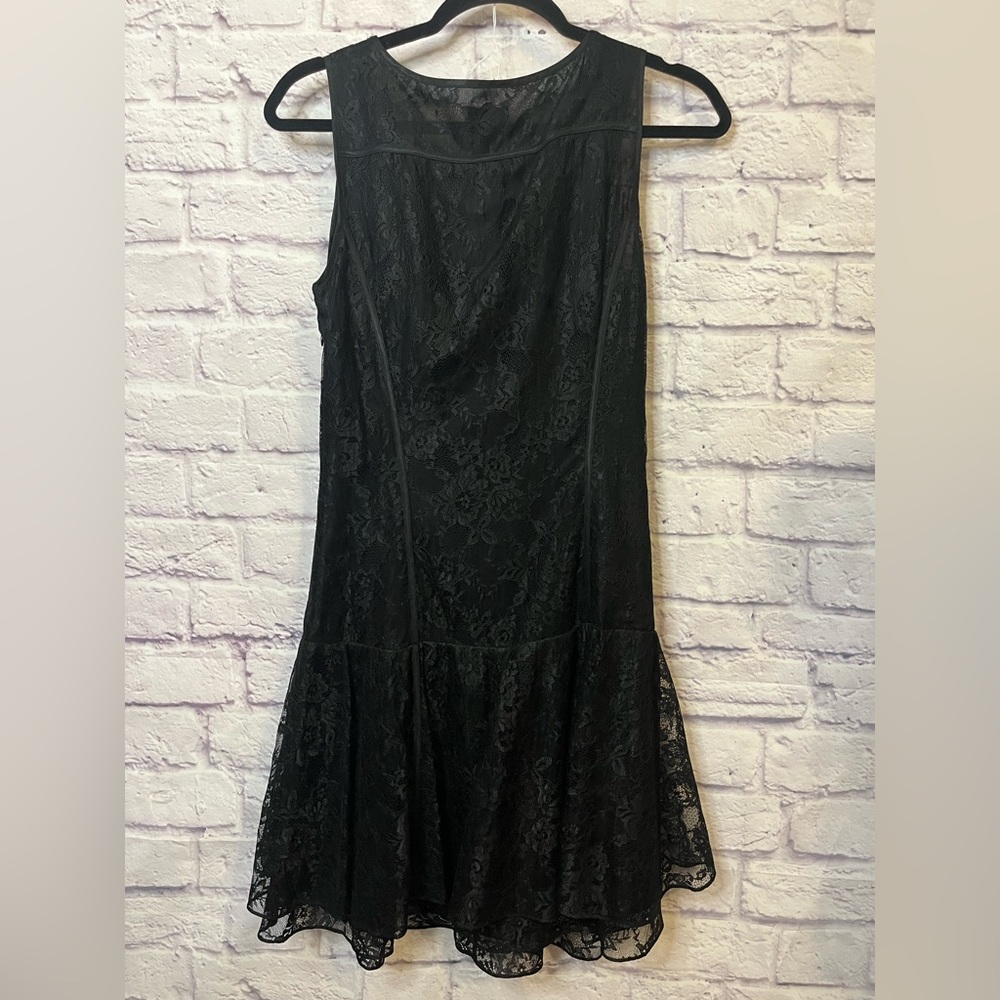P0013.  Banana Republic LBD Lace